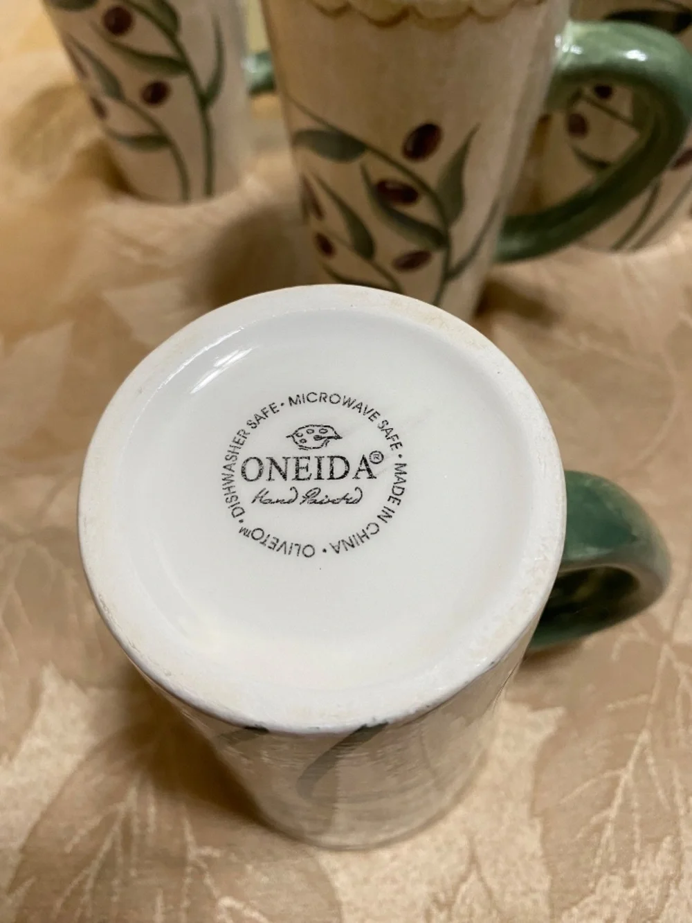 Oneida 16oz. Stoneware Mugs Olive Pattern set of 4